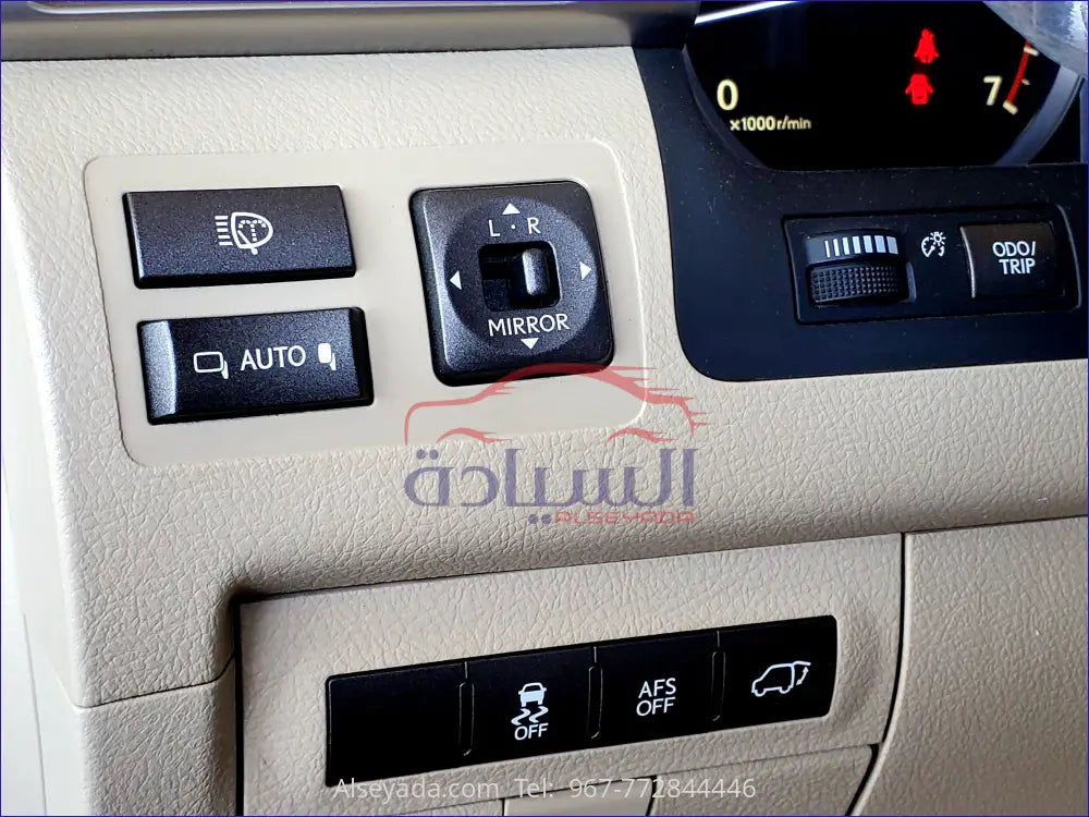 LX570 2013 لكزس, السيادة للسيارات - JTJHU00WXD4124403