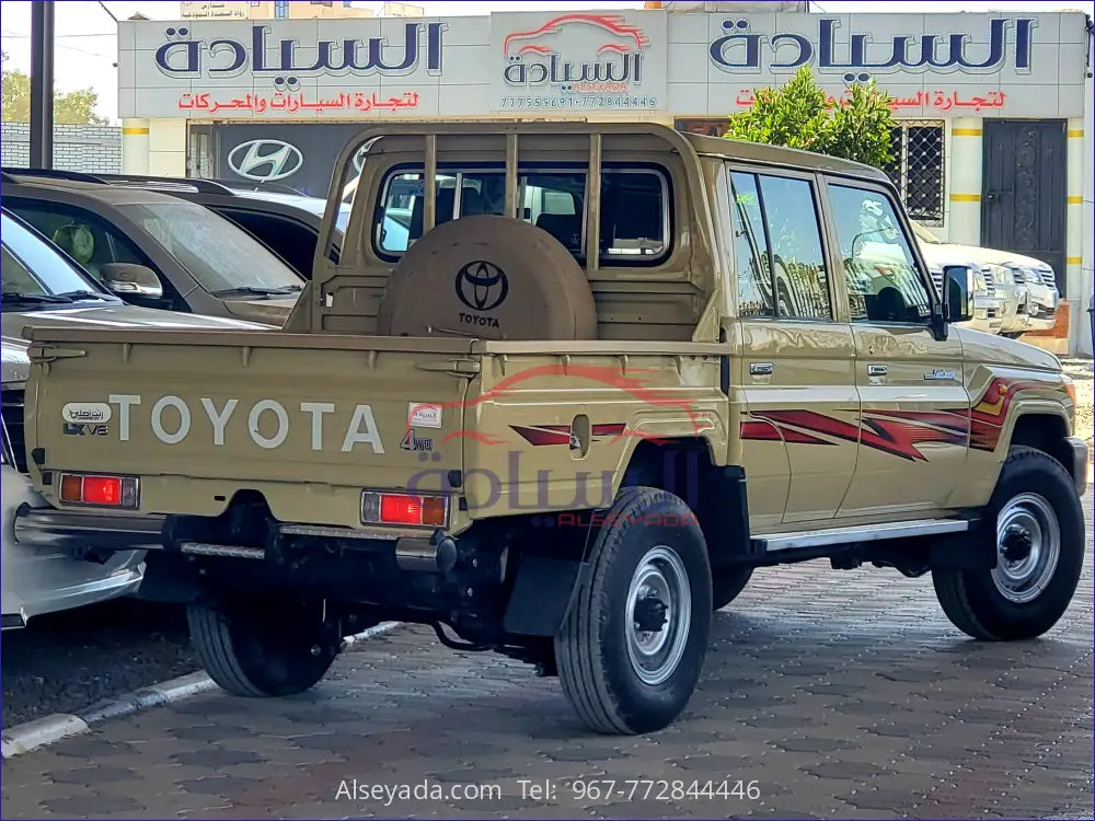 تويوتا لاندكروزر شاص غمارتين 2013, السيادة للسيارات - JTFBU71J0D4703052